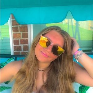 Meet your Posher, Toree